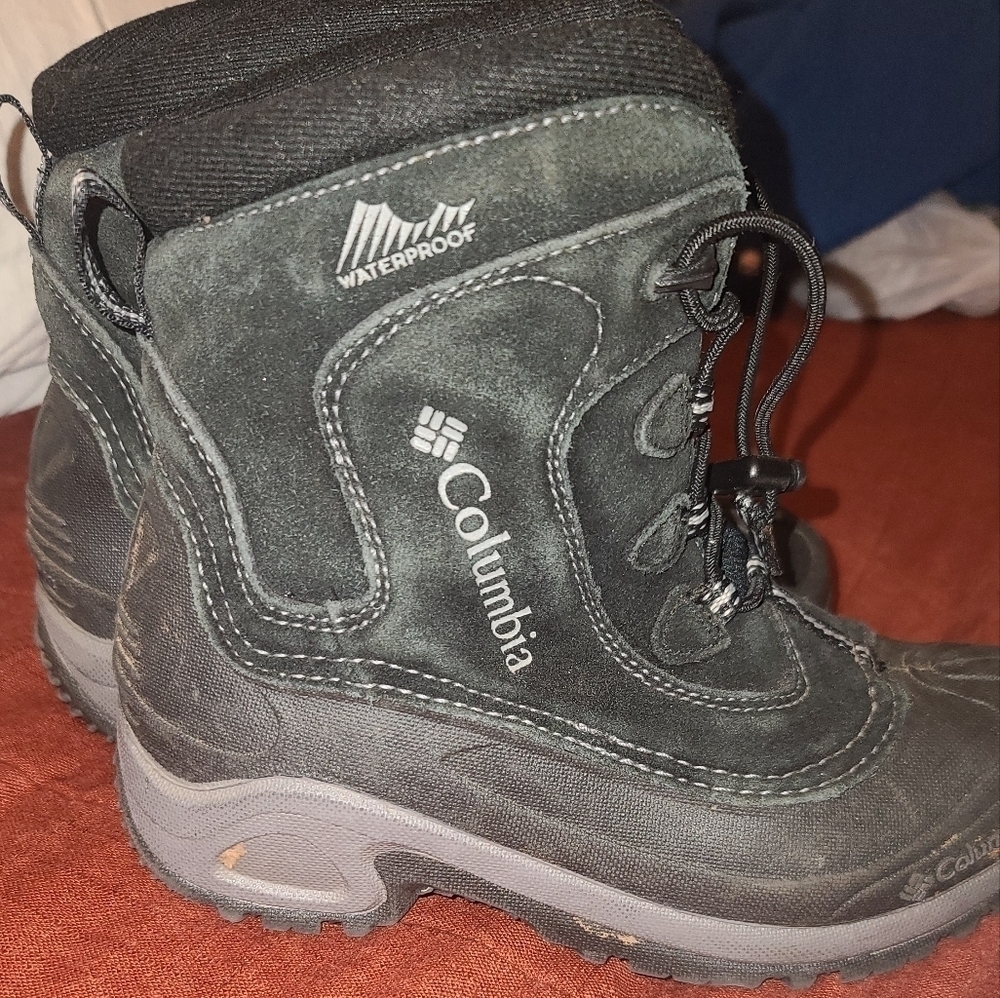 𝅺COLUMBIA Bugaboot Omni Kids Shoes Boots Waterproof Black Size 4